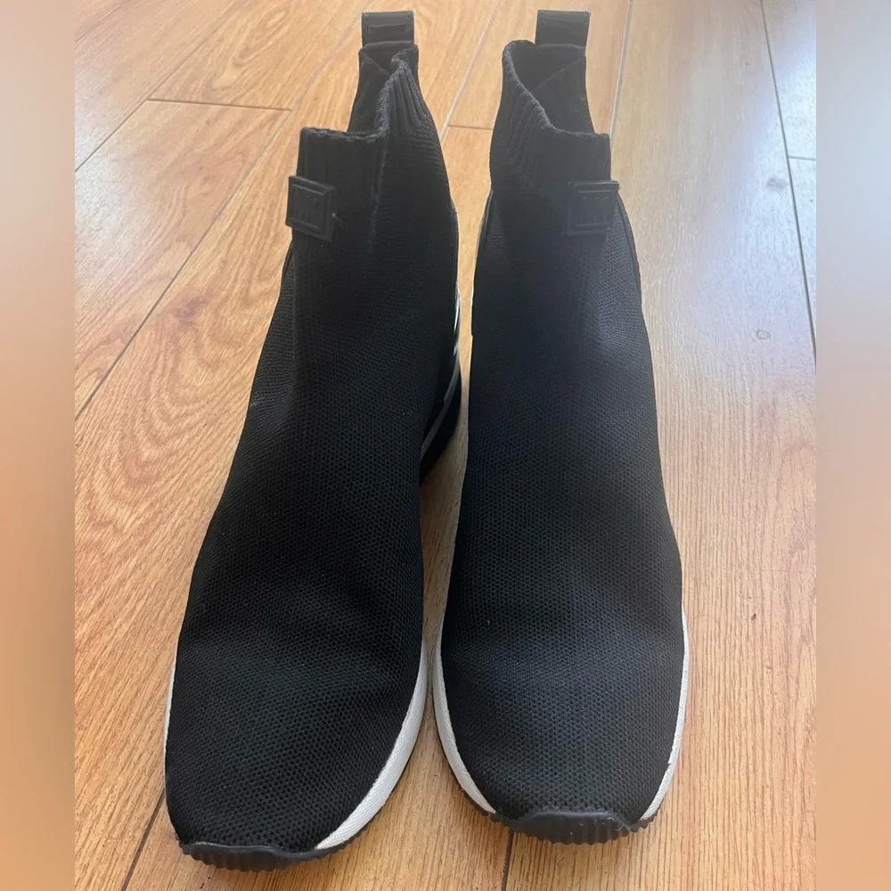 Michael kors Skyler knit ankle bootie/heeled slip on sneaker, woman’s 9